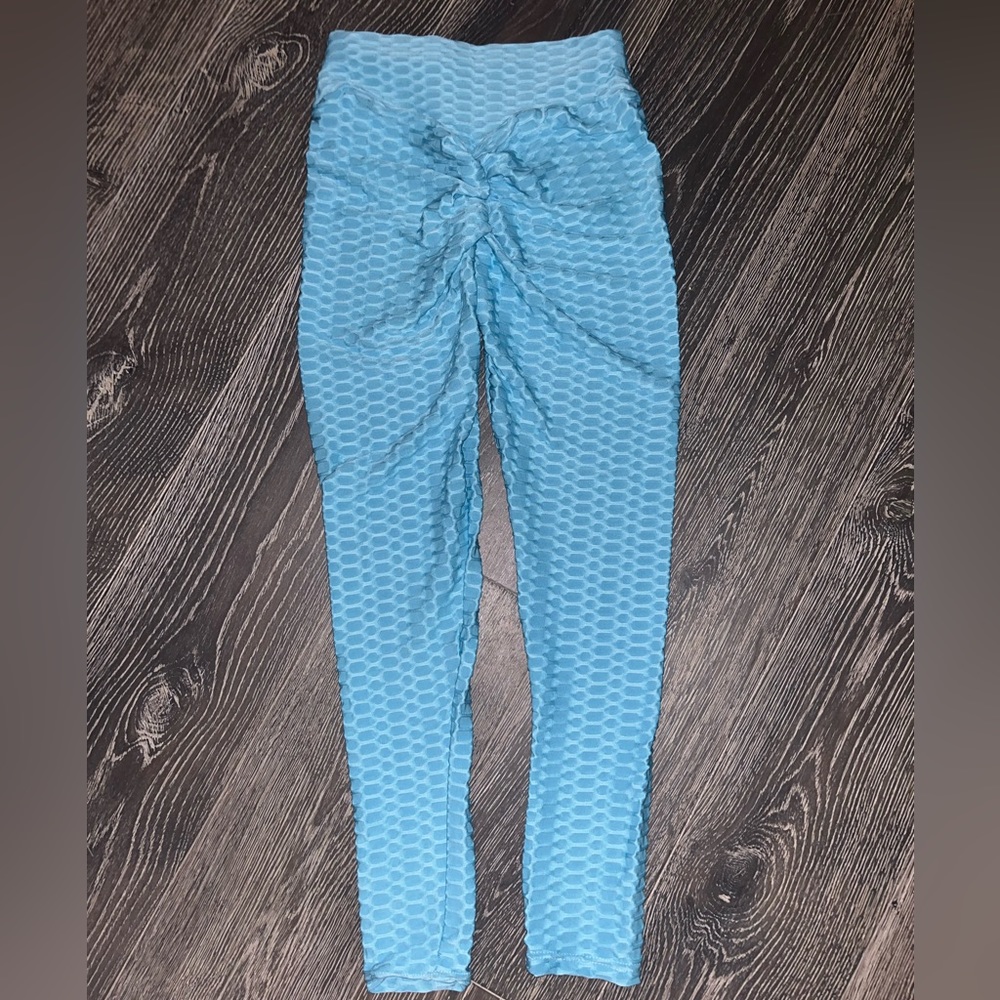 NWOT Booty Scrunch Leggings
